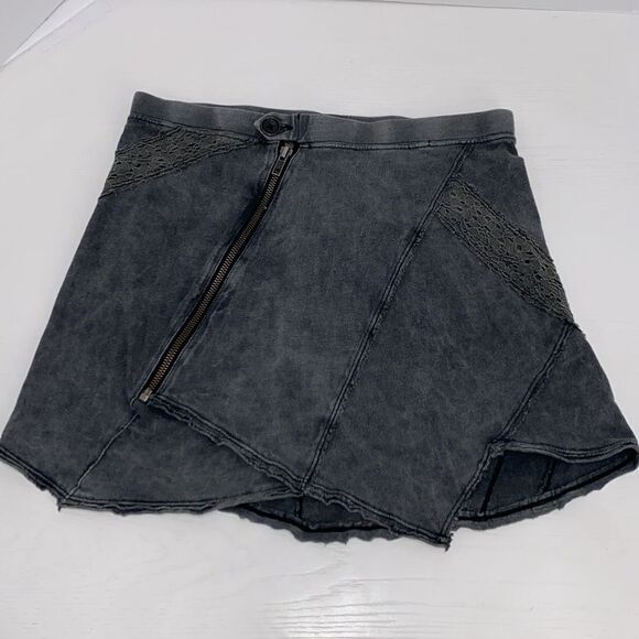 Free People Acid Washed Asymmetrical Zippered Jagged Edge Mini Skirt Size Small - Picture 5 of 12